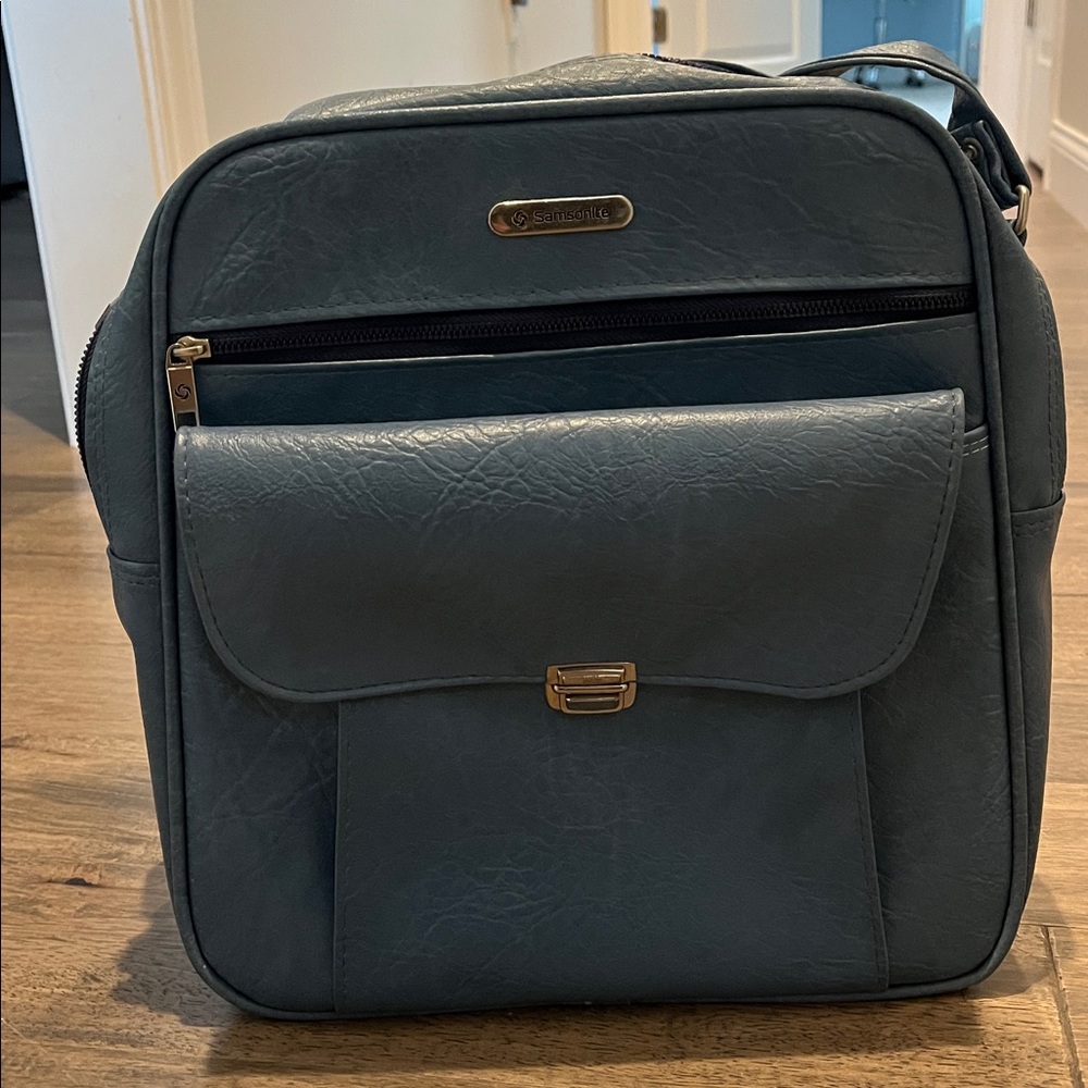 Samsonite Sonora II carry on